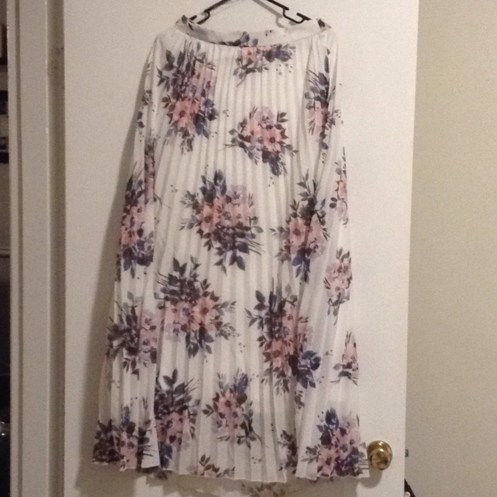 Pleated flower skirt